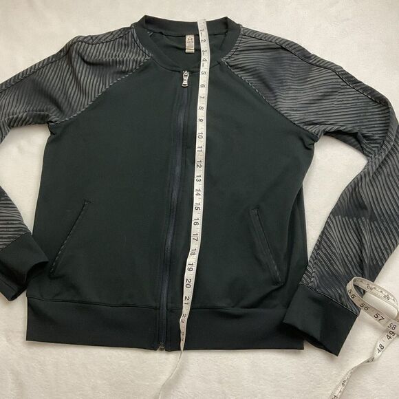 Under Armour Jacket Women’s Medium Black Full Zip Semi-Fitted All Season Gear - Picture 8 of 10